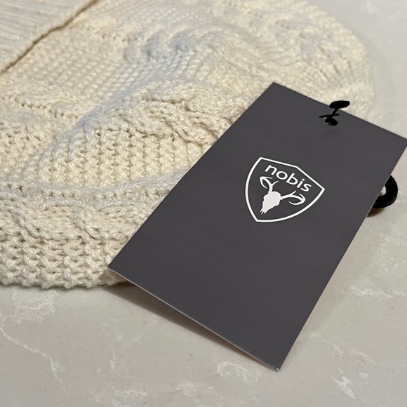 Nobis - No Cold Shoulder Beanie - Picture 10 of 14